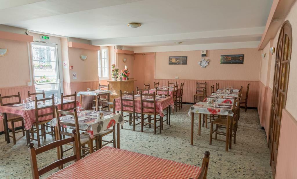 Hotel Du Cygne De La Croix Blanche Lailly-en-Val 외부 사진