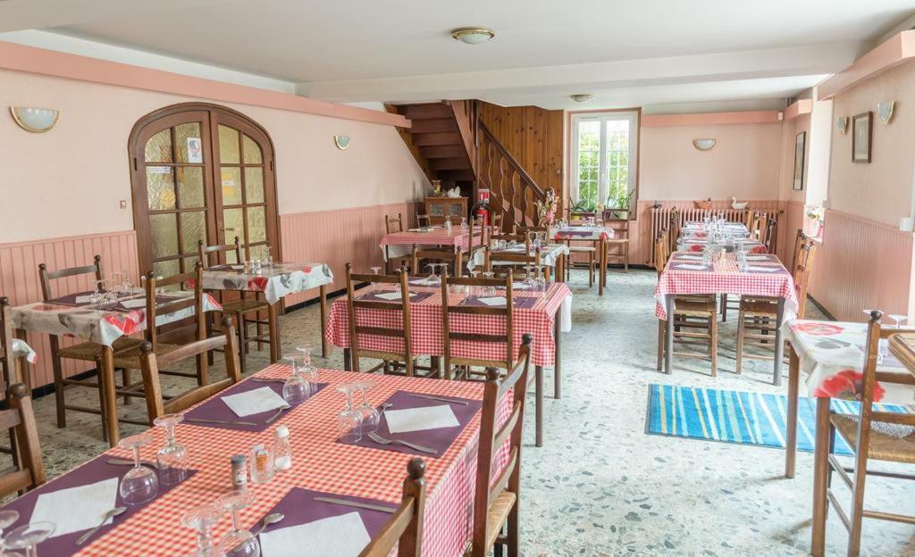 Hotel Du Cygne De La Croix Blanche Lailly-en-Val 외부 사진